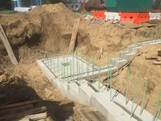 More foundation footings. More foundation footings.